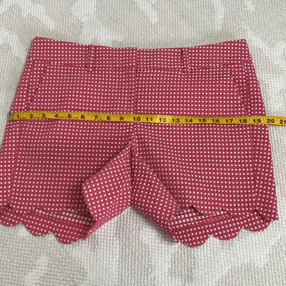 Ann Taylor Signature scallop edges white polka dots woman’s shorts Size 8 - Picture 10 of 16